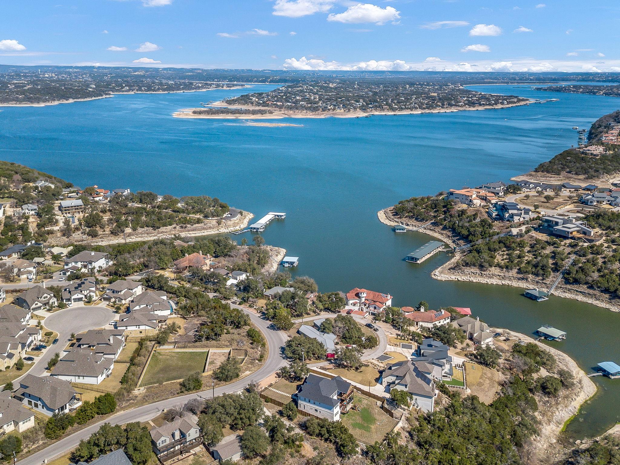 3016 Tradewind Dr, Spicewood, TX 78669