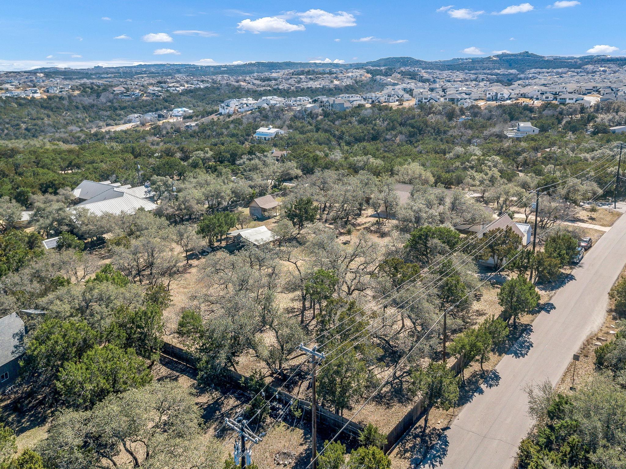 3016 Tradewind Dr, Spicewood, TX 78669