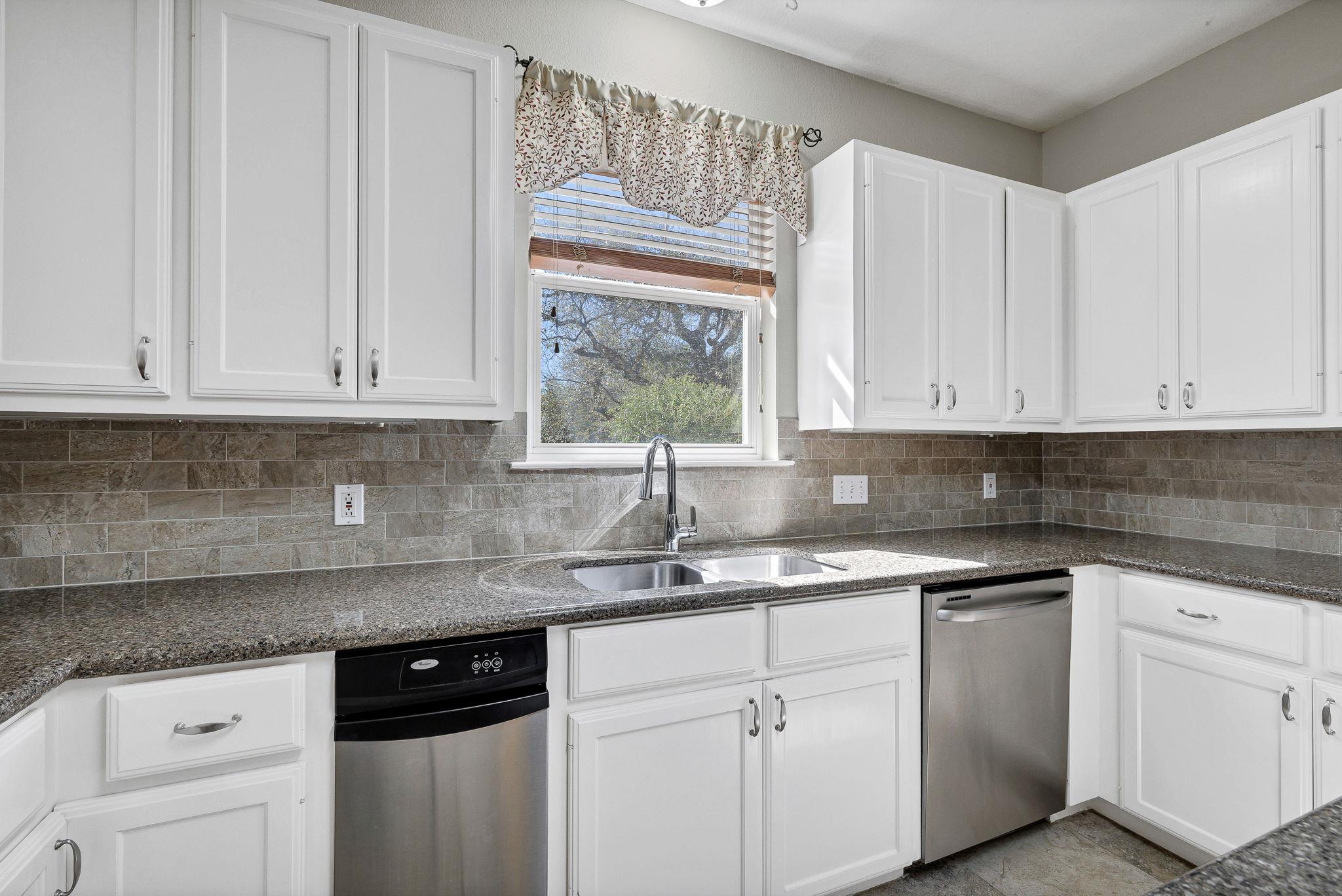 3016 Tradewind Dr, Spicewood, TX 78669