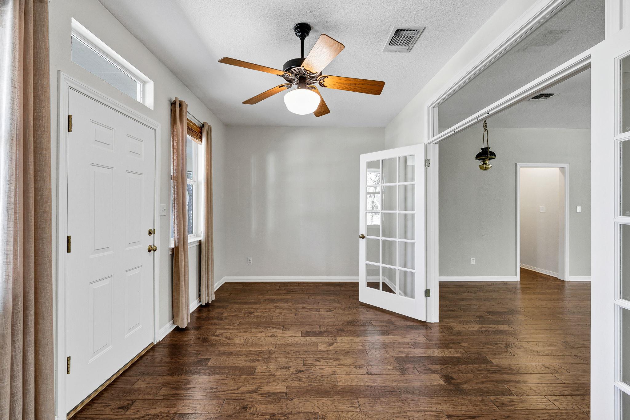 3016 Tradewind Dr, Spicewood, TX 78669