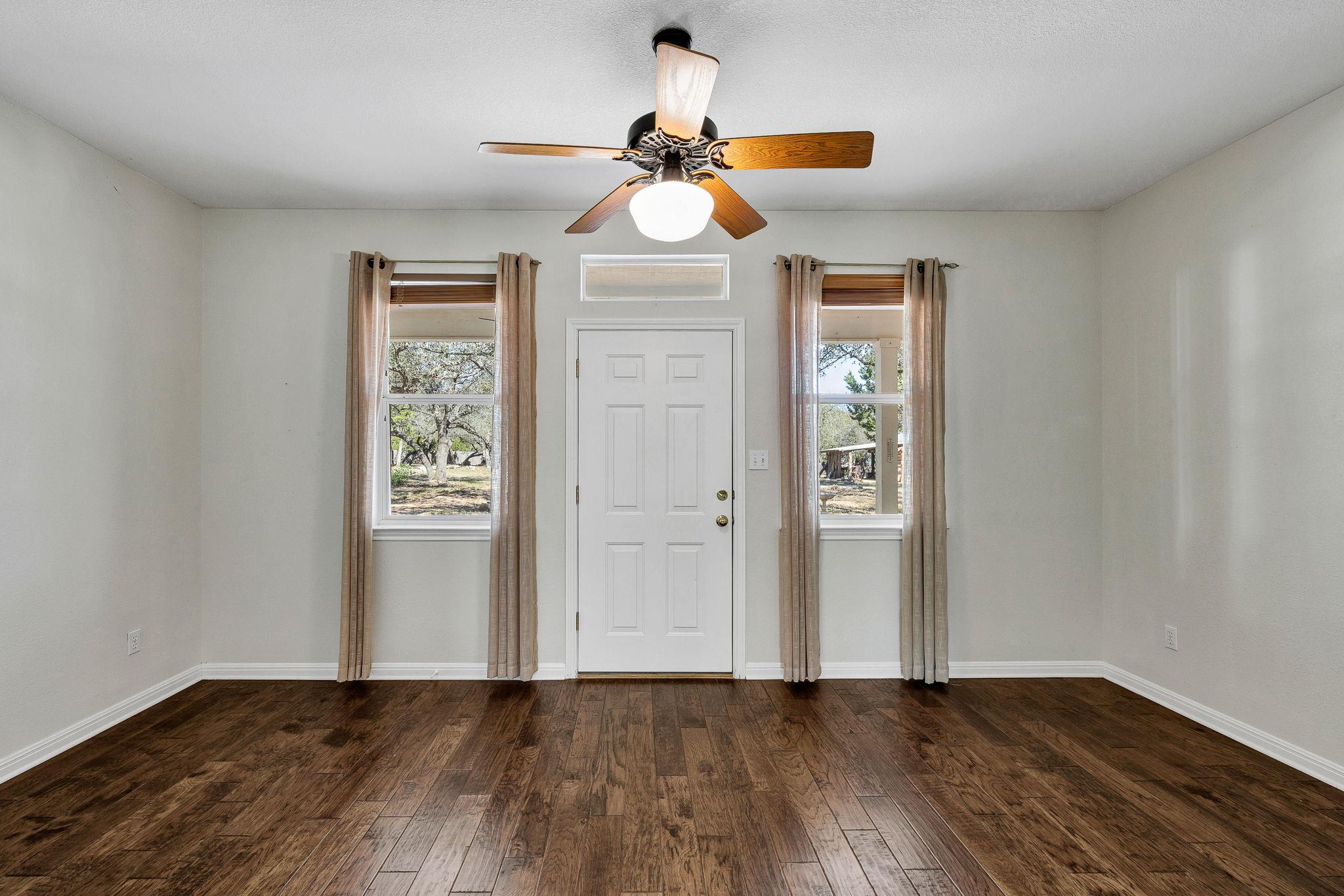 3016 Tradewind Dr, Spicewood, TX 78669