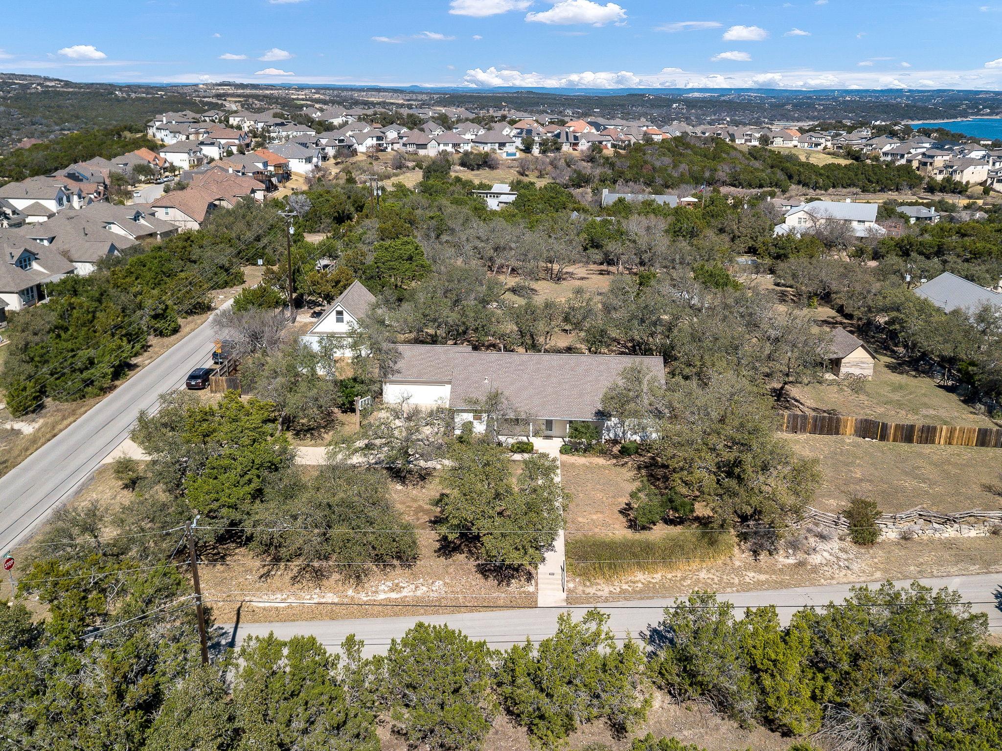 3016 Tradewind Dr, Spicewood, TX 78669