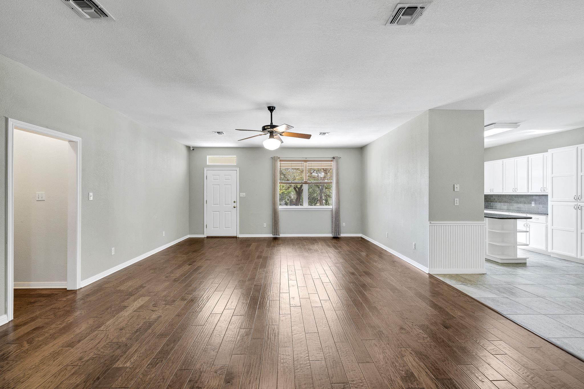 3016 Tradewind Dr, Spicewood, TX 78669