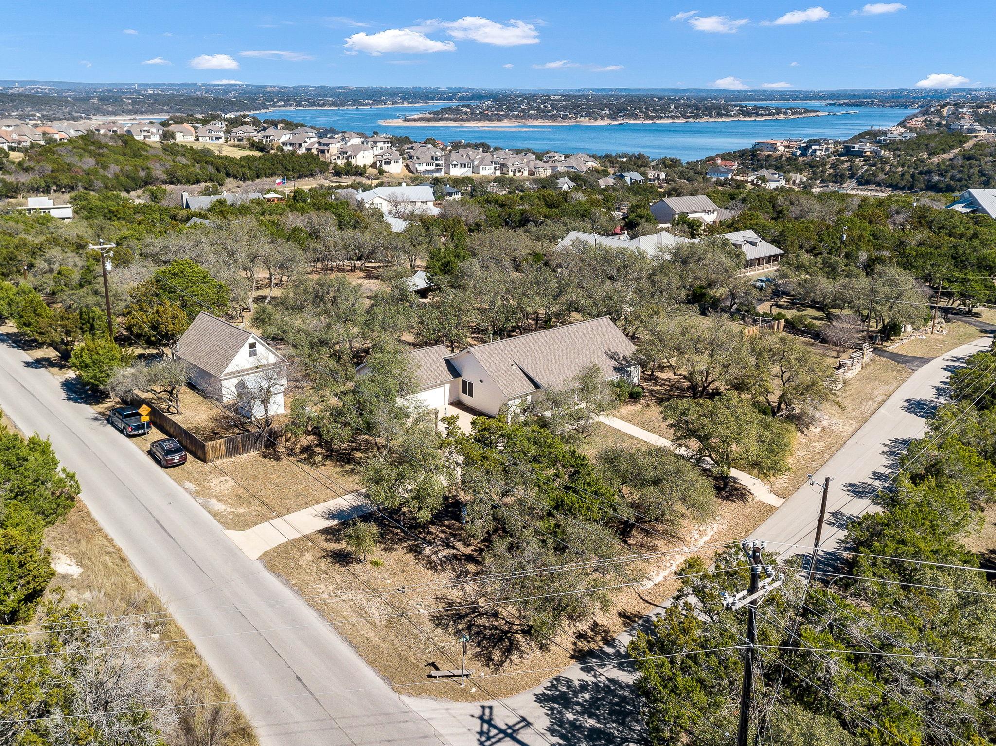 3016 Tradewind Dr, Spicewood, TX 78669