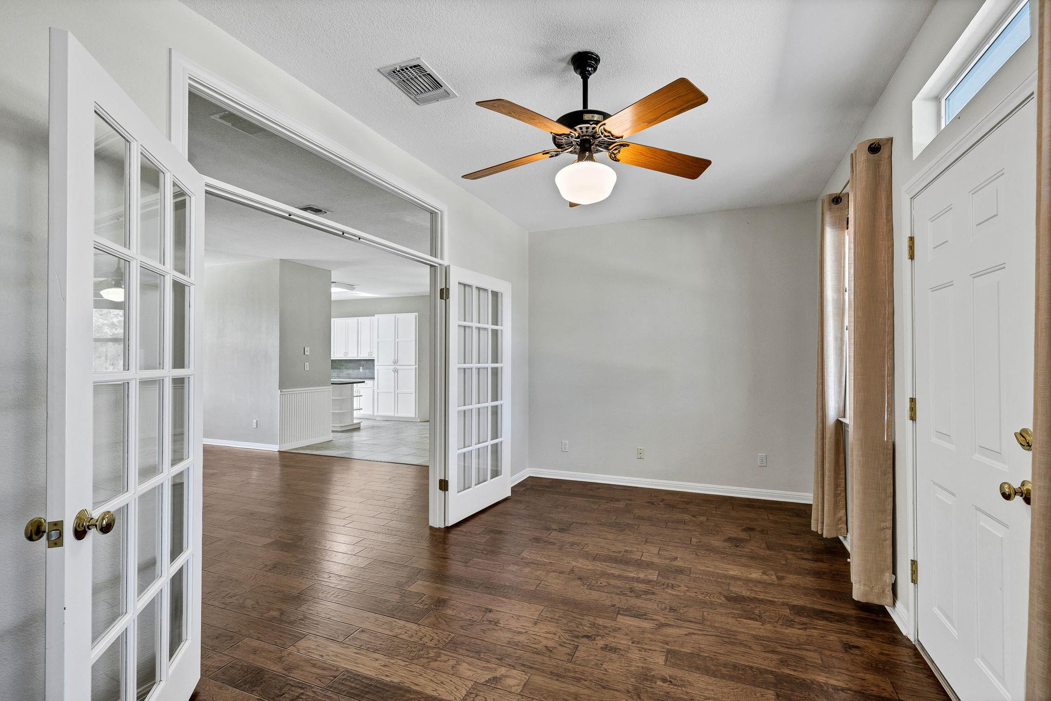 3016 Tradewind Dr, Spicewood, TX 78669