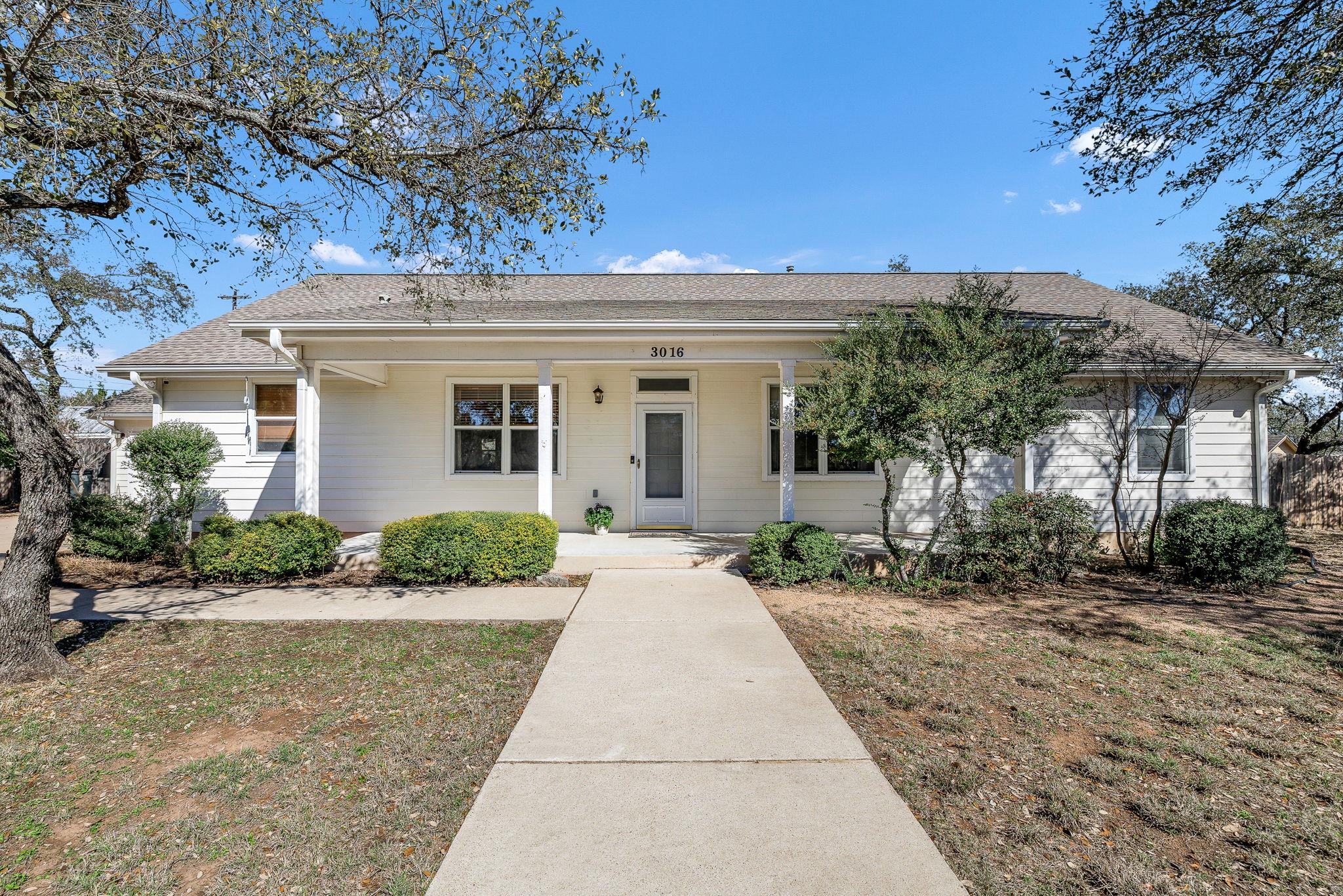 3016 Tradewind Dr, Spicewood, TX 78669