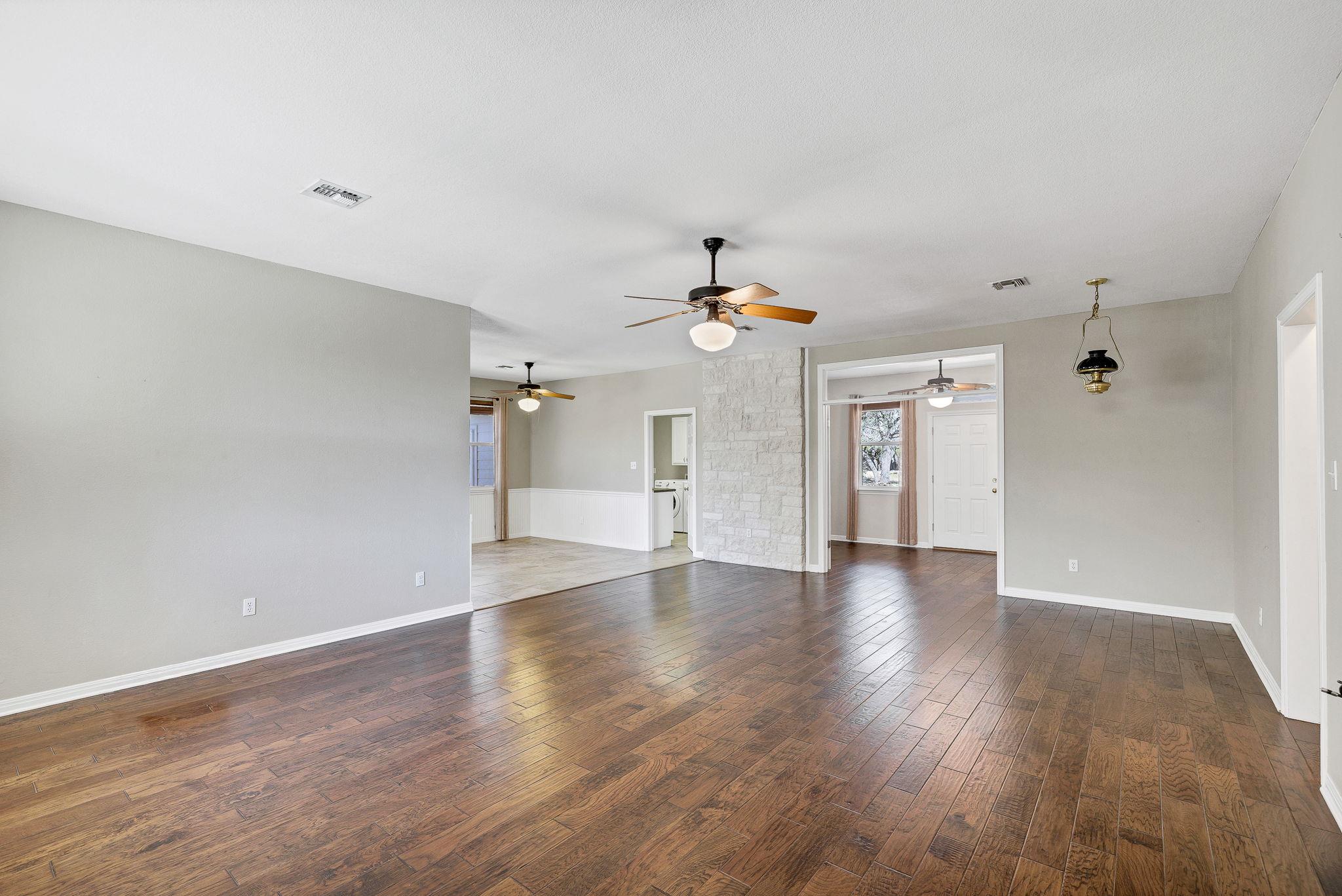 3016 Tradewind Dr, Spicewood, TX 78669