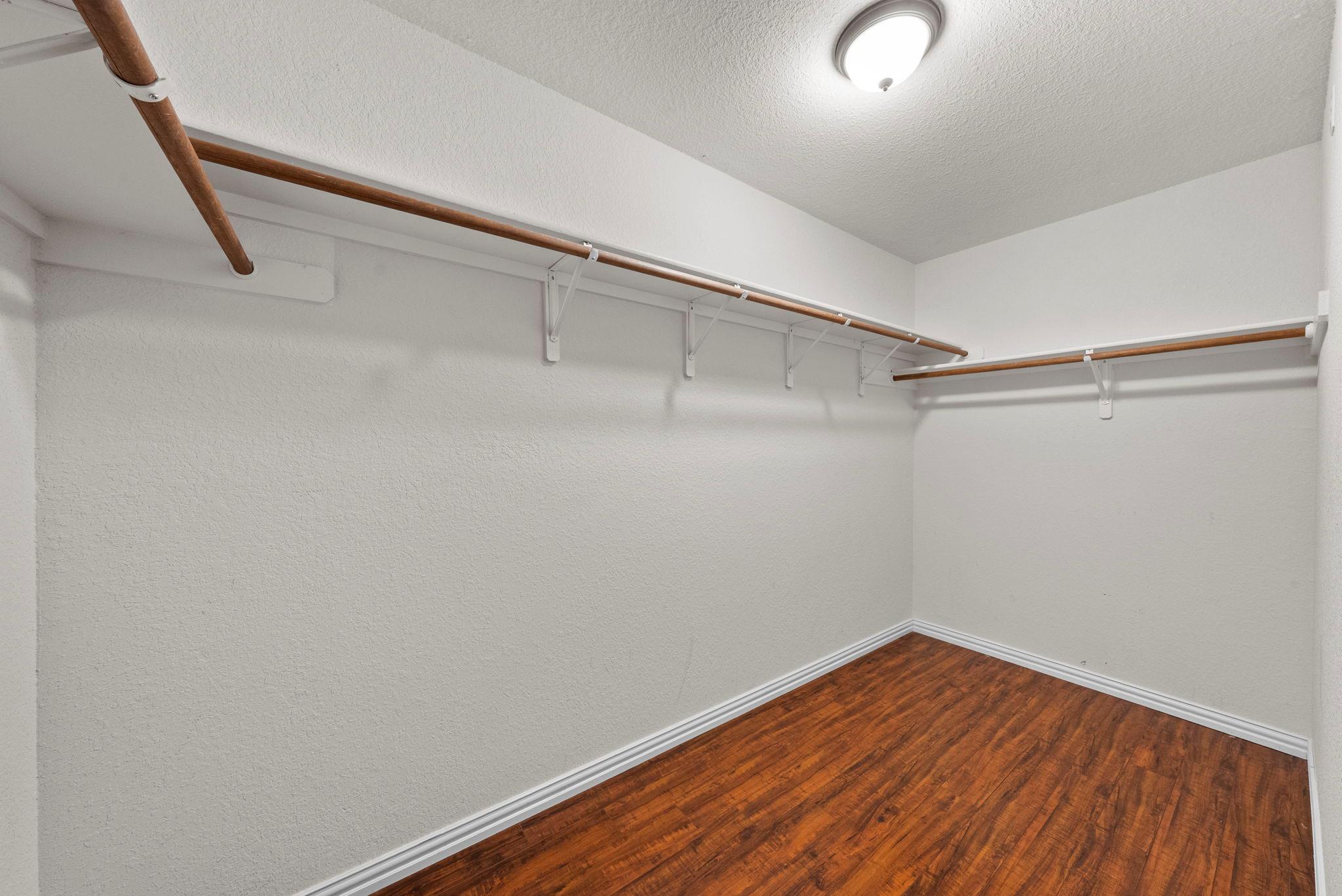 202 Matthew Cv, Hutto, TX 78634