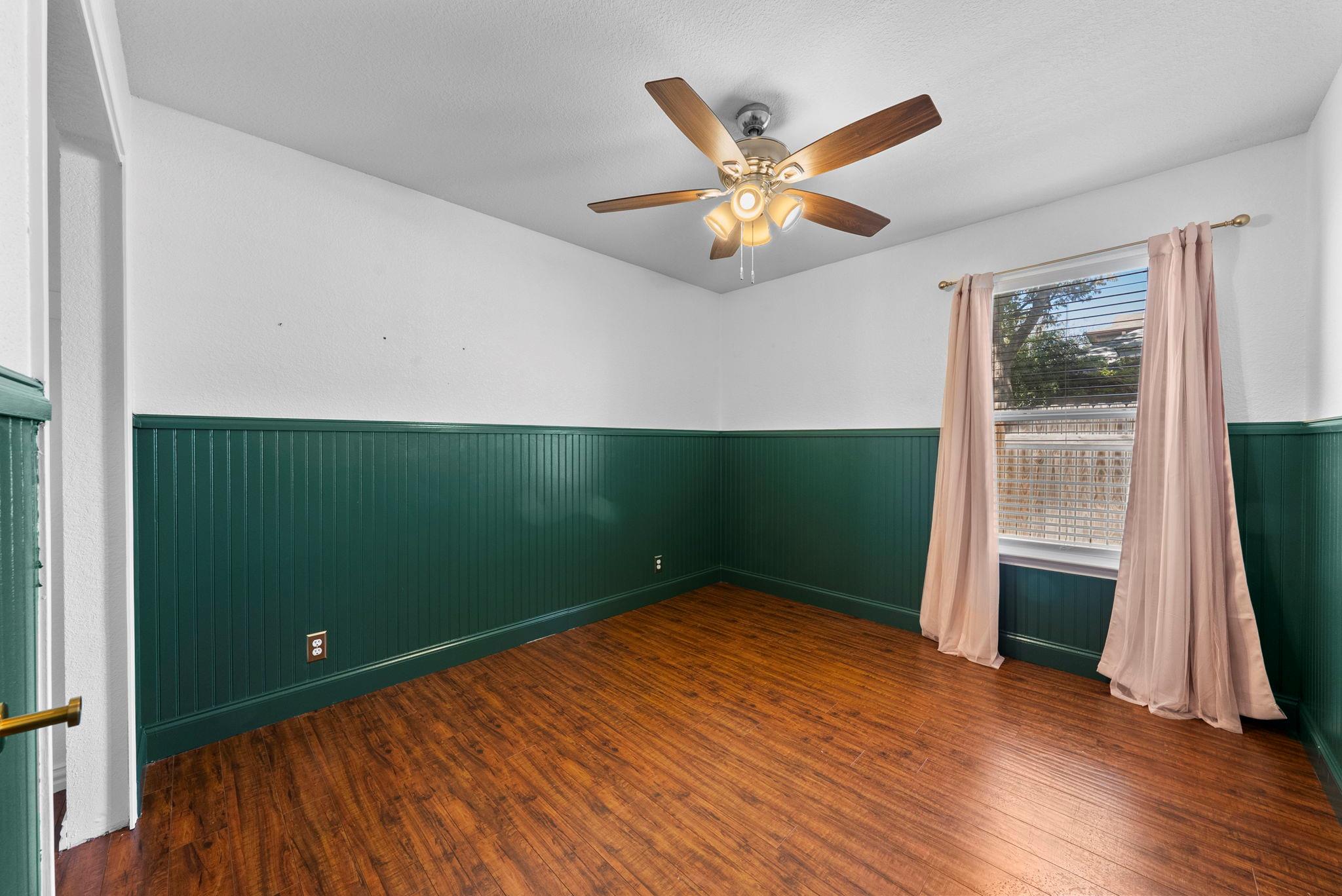 202 Matthew Cv, Hutto, TX 78634