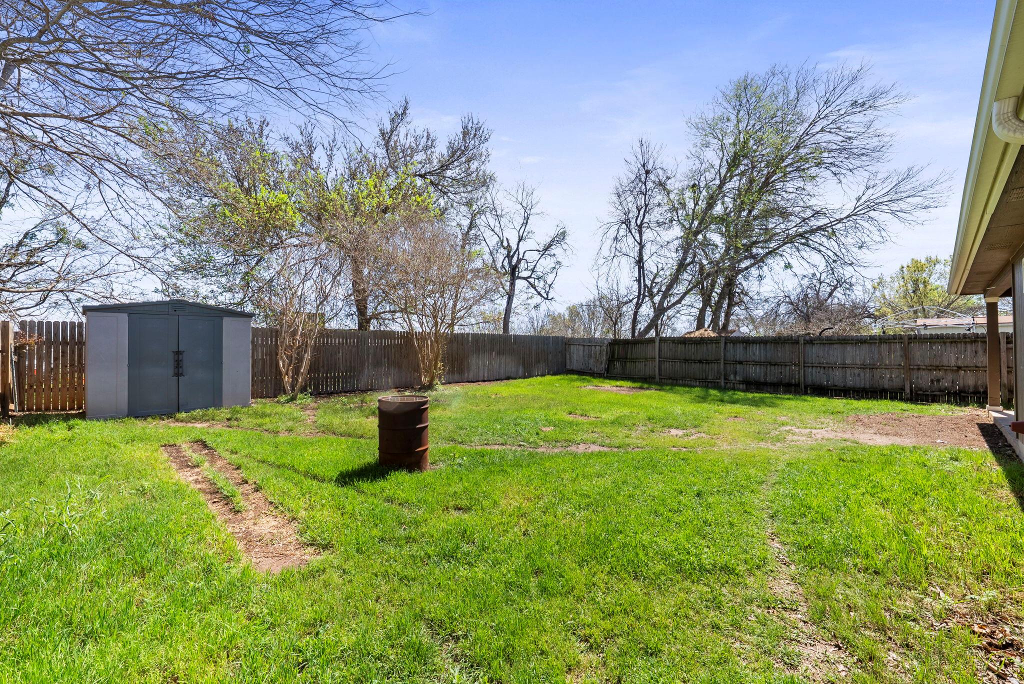 202 Matthew Cv, Hutto, TX 78634