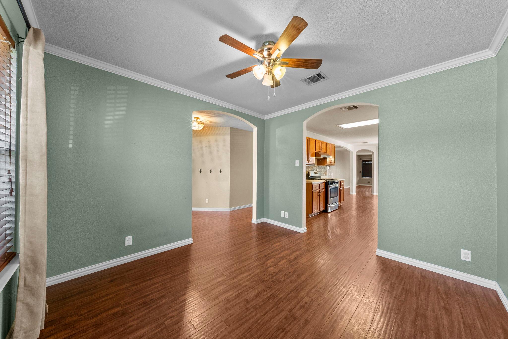 202 Matthew Cv, Hutto, TX 78634