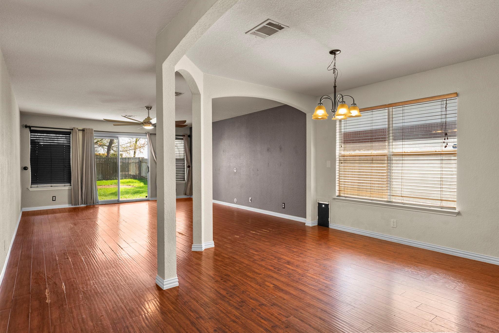 202 Matthew Cv, Hutto, TX 78634