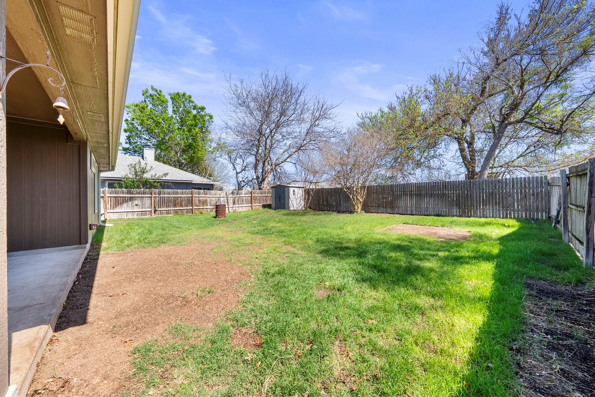 202 Matthew Cv, Hutto, TX 78634