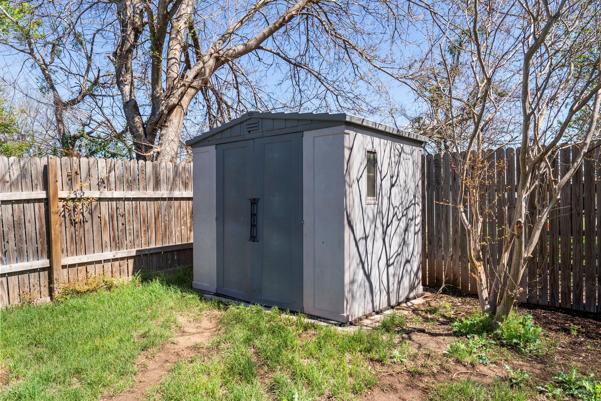 202 Matthew Cv, Hutto, TX 78634