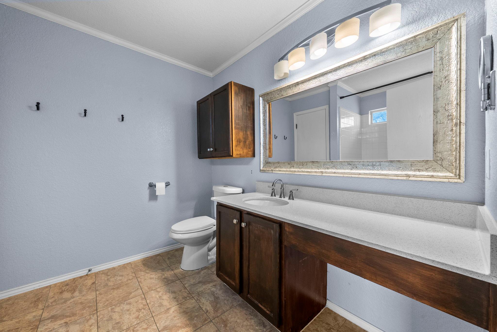 202 Matthew Cv, Hutto, TX 78634