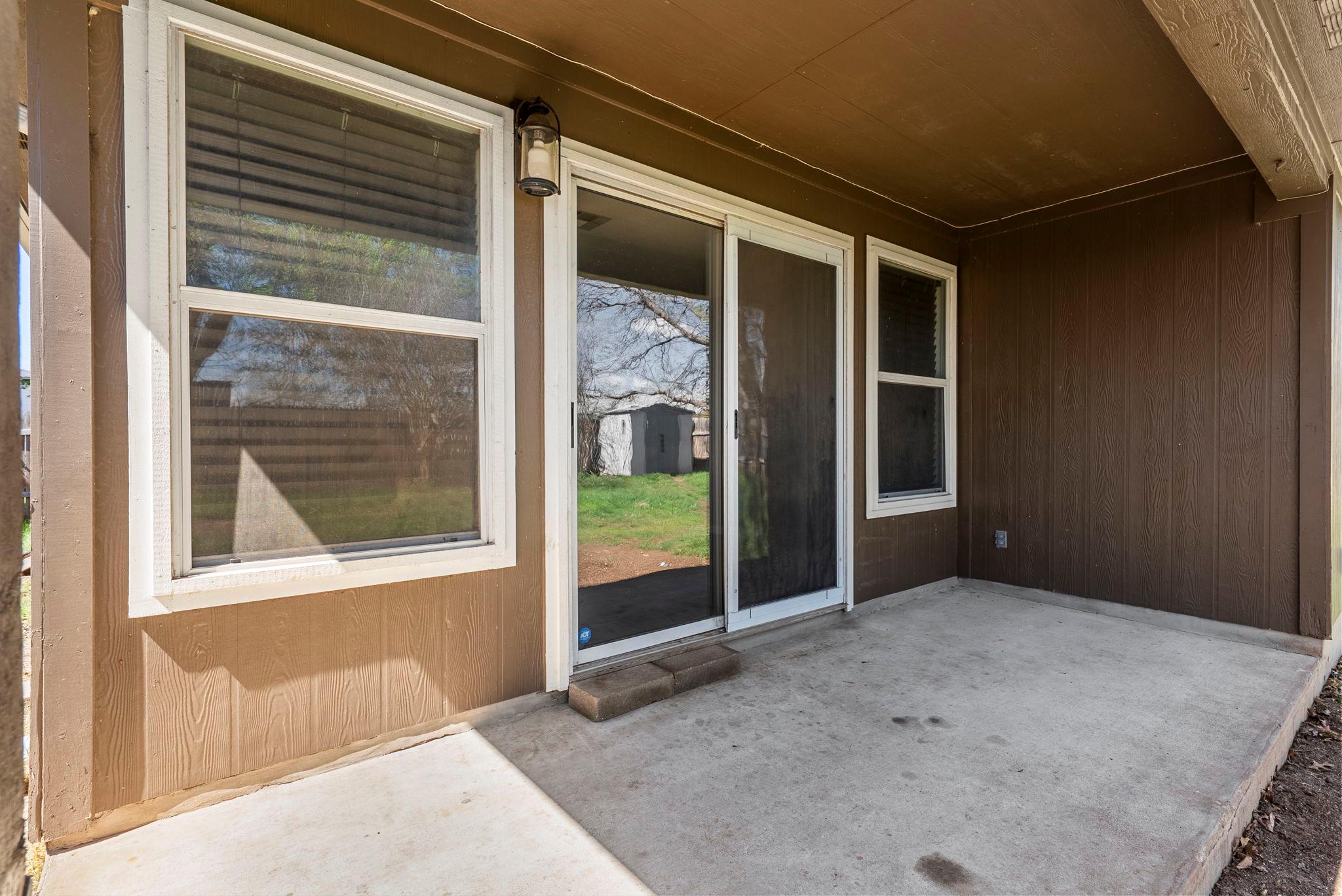 202 Matthew Cv, Hutto, TX 78634