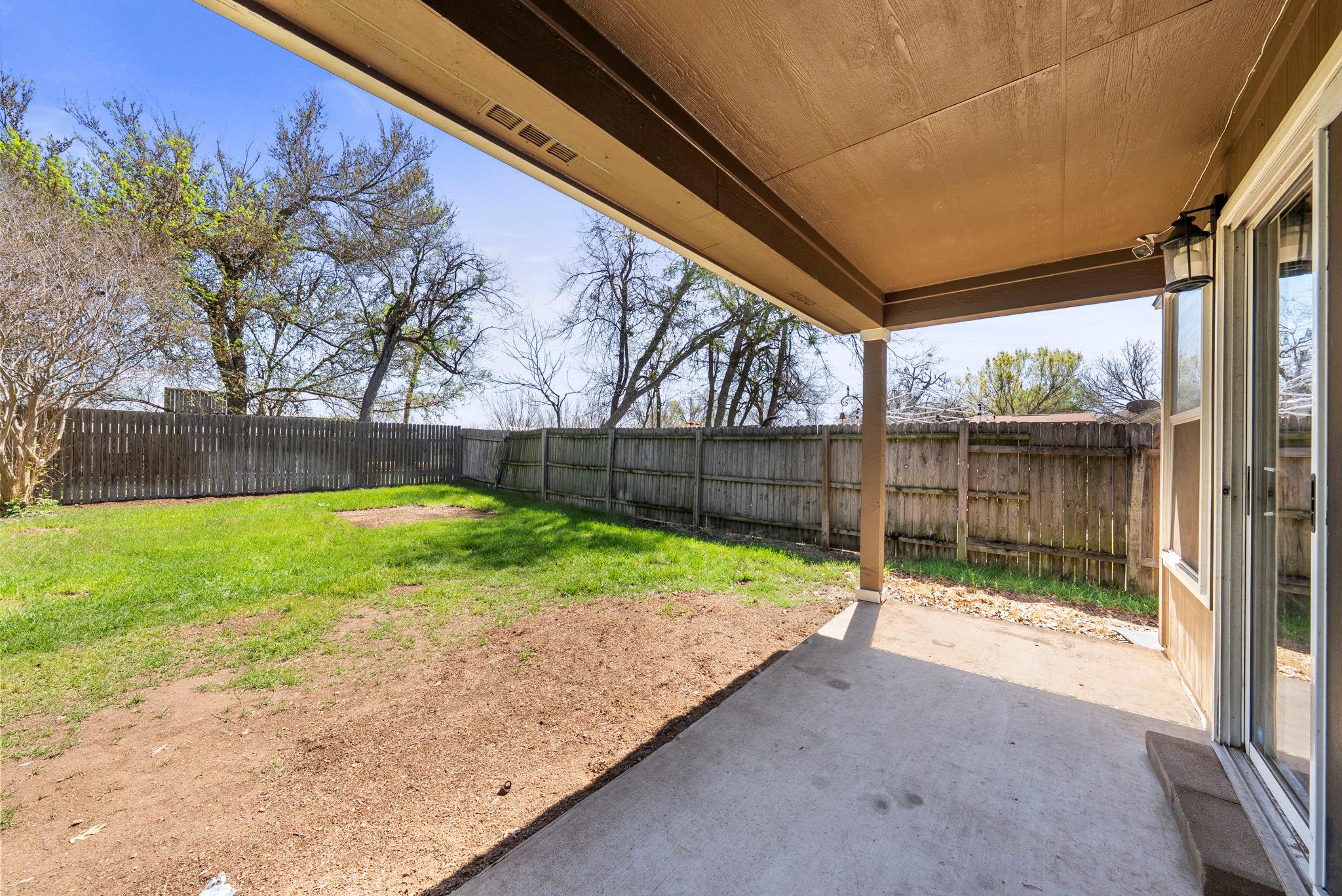 202 Matthew Cv, Hutto, TX 78634