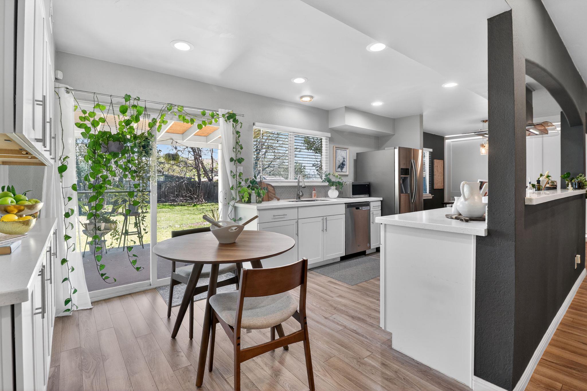 12329 Deerbrook Trl, Austin, TX 78750