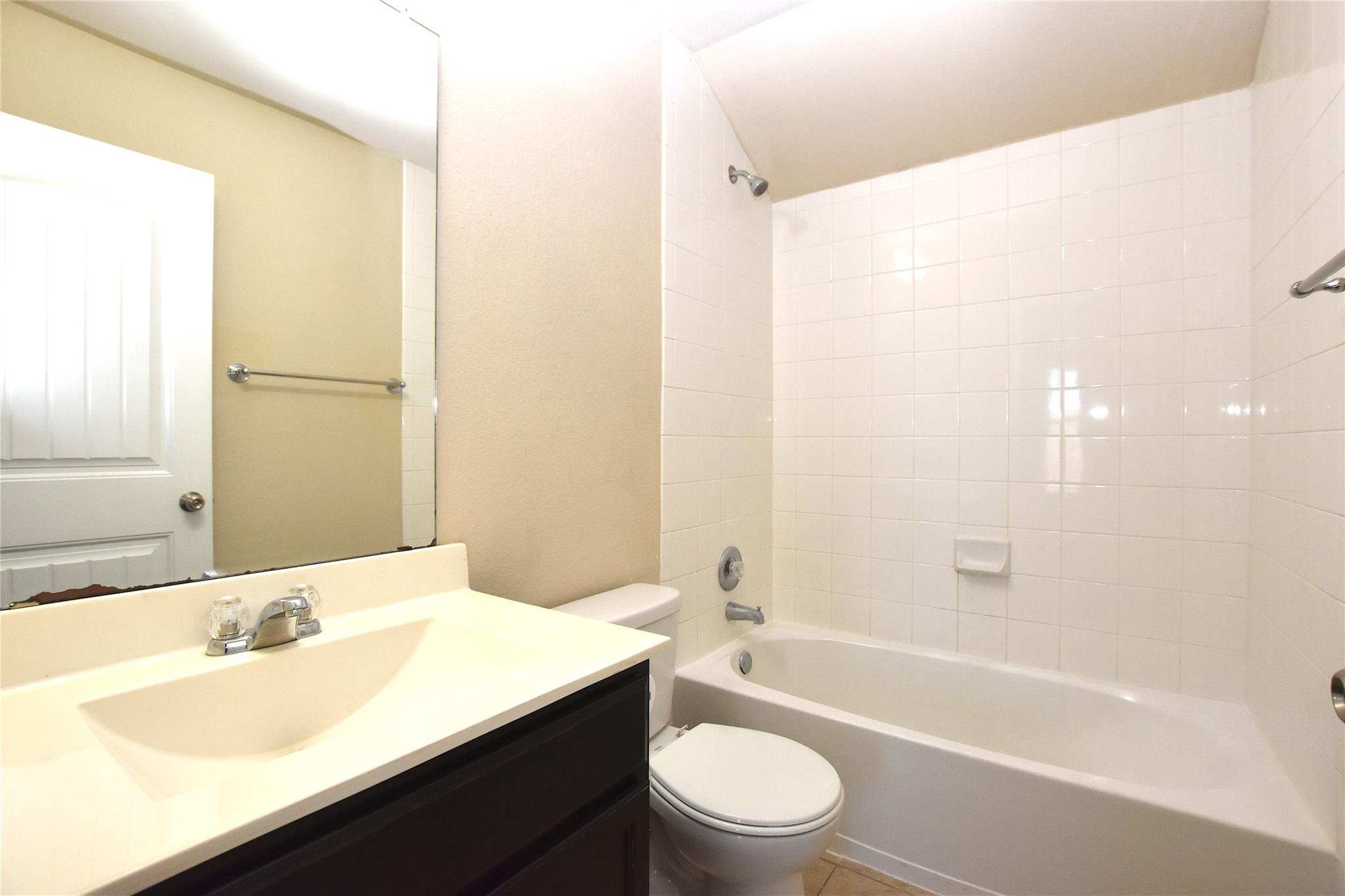 5725 RODERICK Dr, Austin, TX 78724