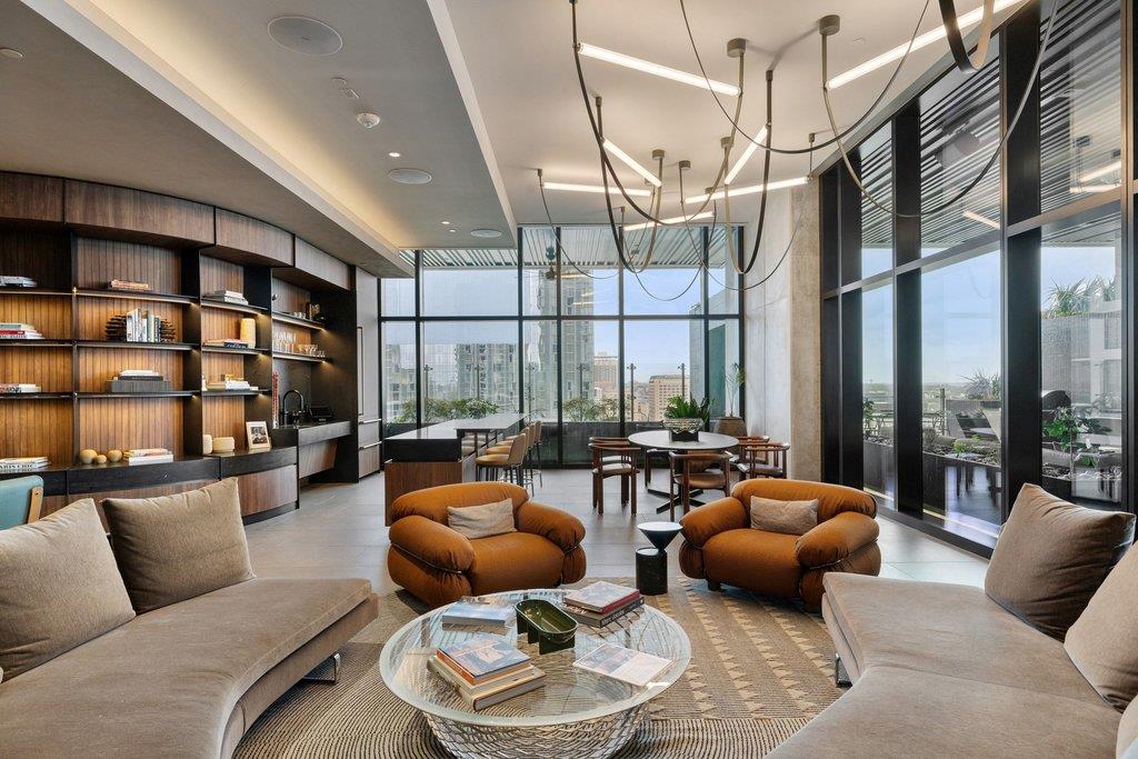 610 Davis St # 2811, Austin, TX 78701