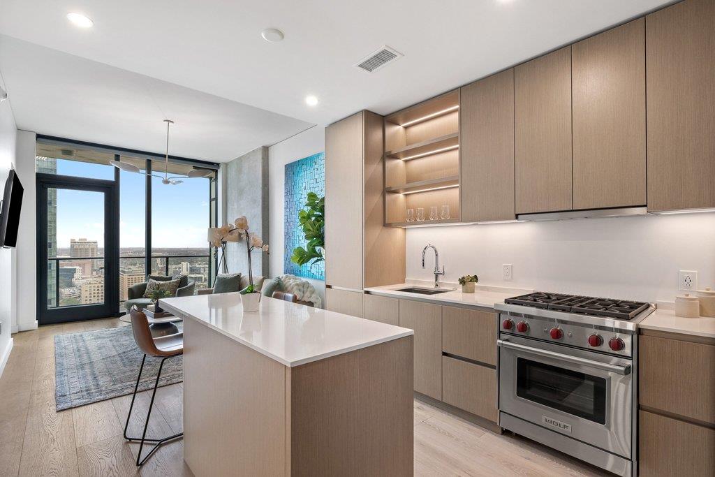 610 Davis St # 2811, Austin, TX 78701
