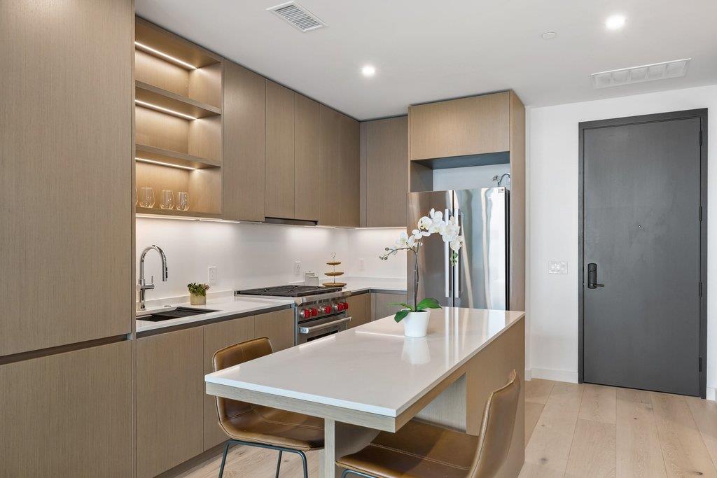 610 Davis St # 2811, Austin, TX 78701