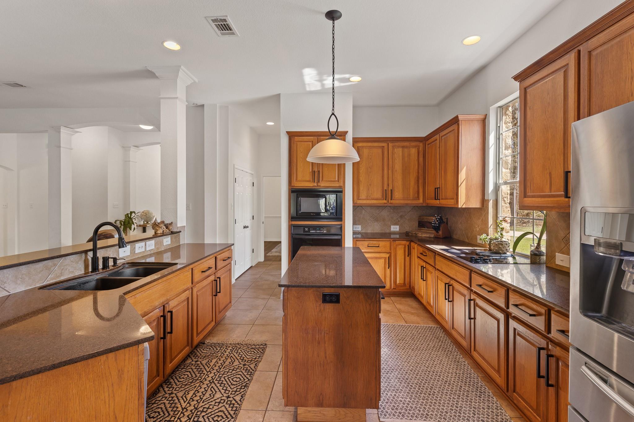 142 Carriage Ct, Bastrop, TX 78602