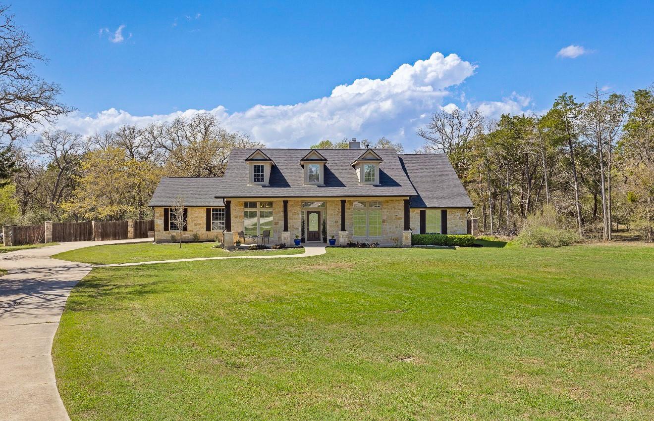142 Carriage Ct, Bastrop, TX 78602