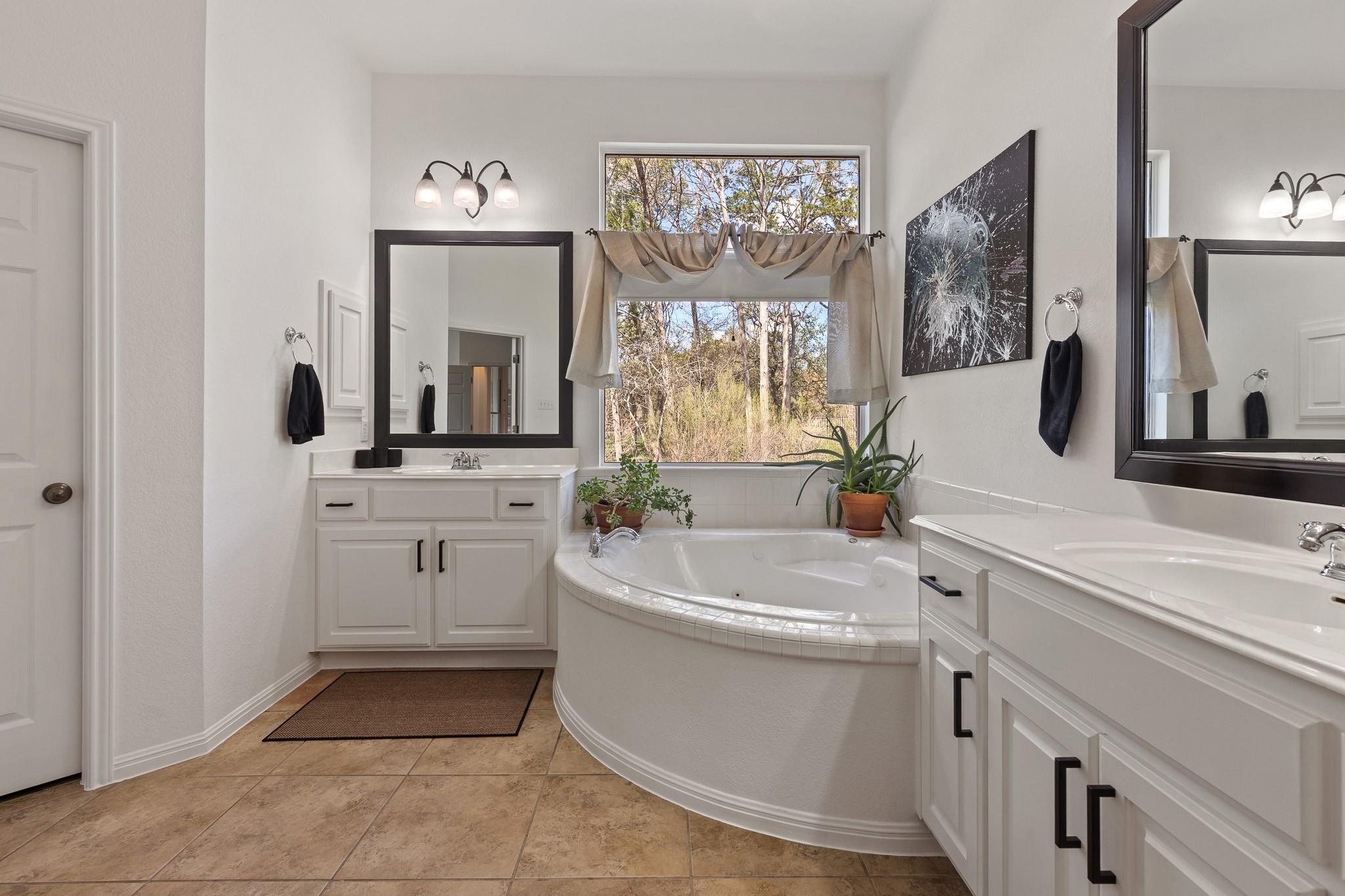 142 Carriage Ct, Bastrop, TX 78602