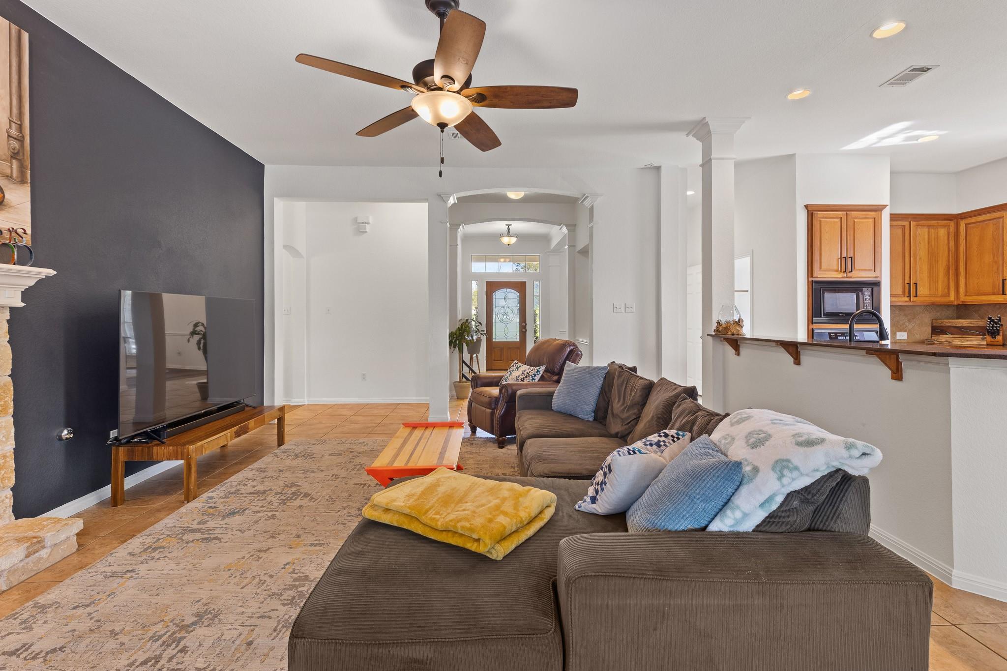 142 Carriage Ct, Bastrop, TX 78602