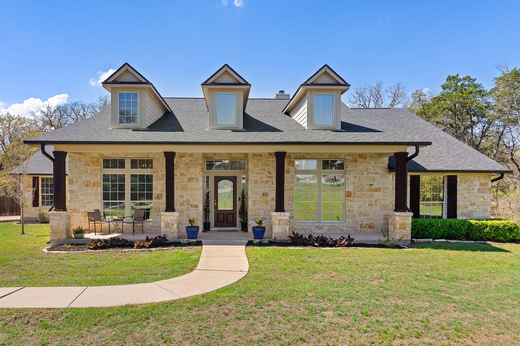 142 Carriage Ct, Bastrop, TX 78602
