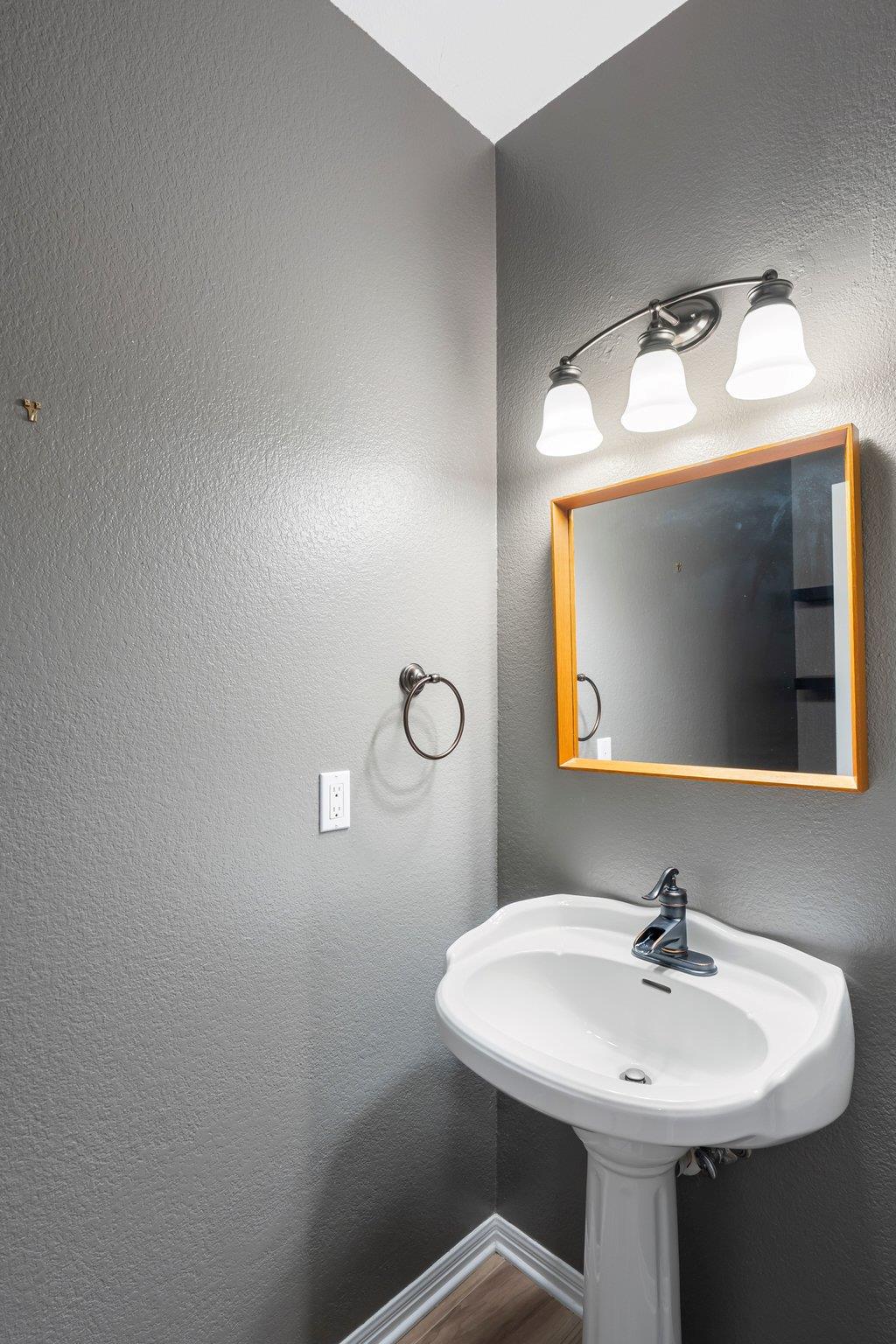 1406 Dapplegrey Ln, Austin, TX 78727