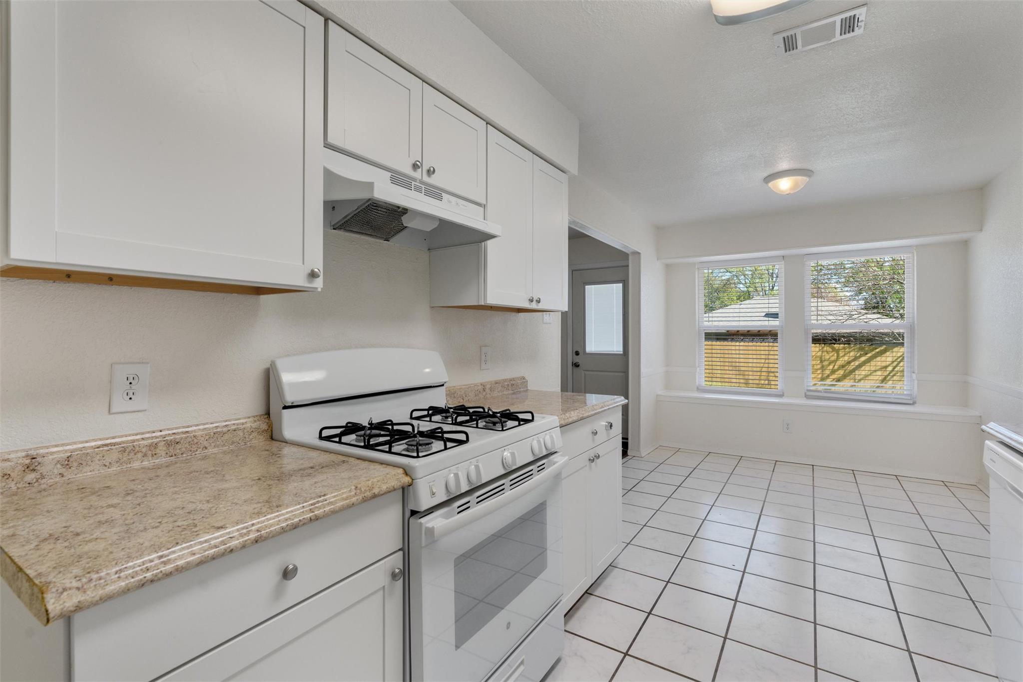 212 Rockcrest Dr, Georgetown, TX 78628