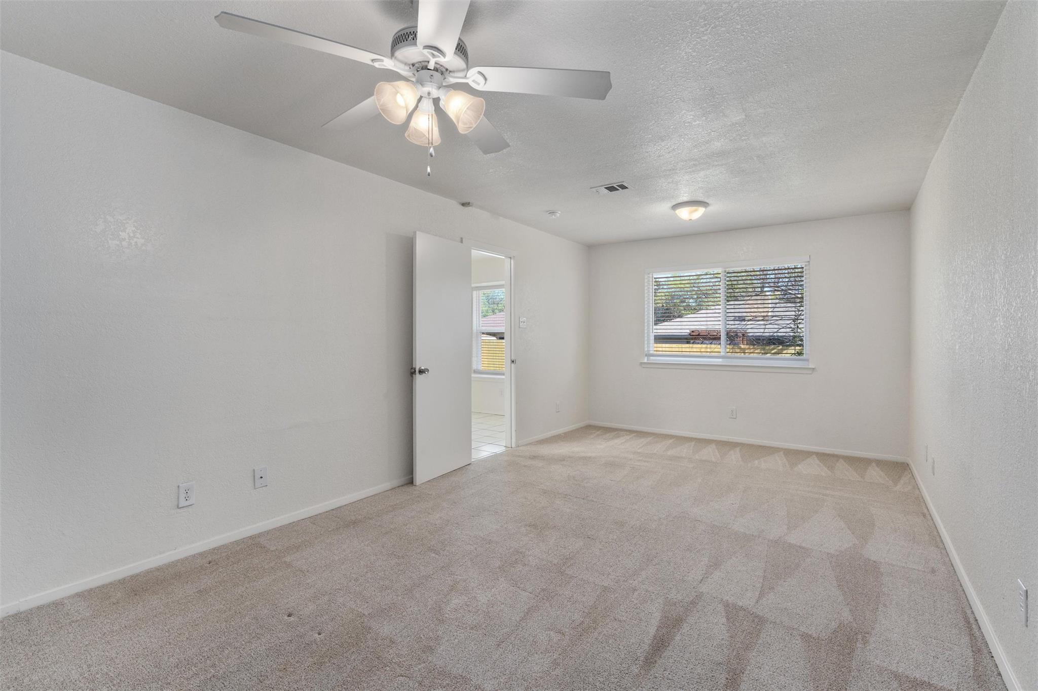 212 Rockcrest Dr, Georgetown, TX 78628