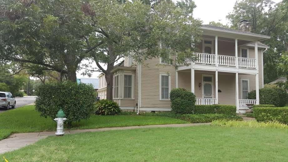 316 1/2 E 7th St, Georgetown, TX 78626