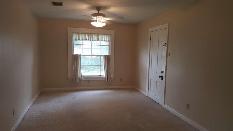 316 1/2 E 7th St, Georgetown, TX 78626