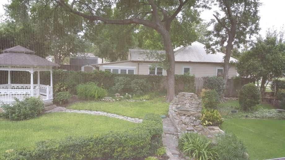 316 1/2 E 7th St, Georgetown, TX 78626