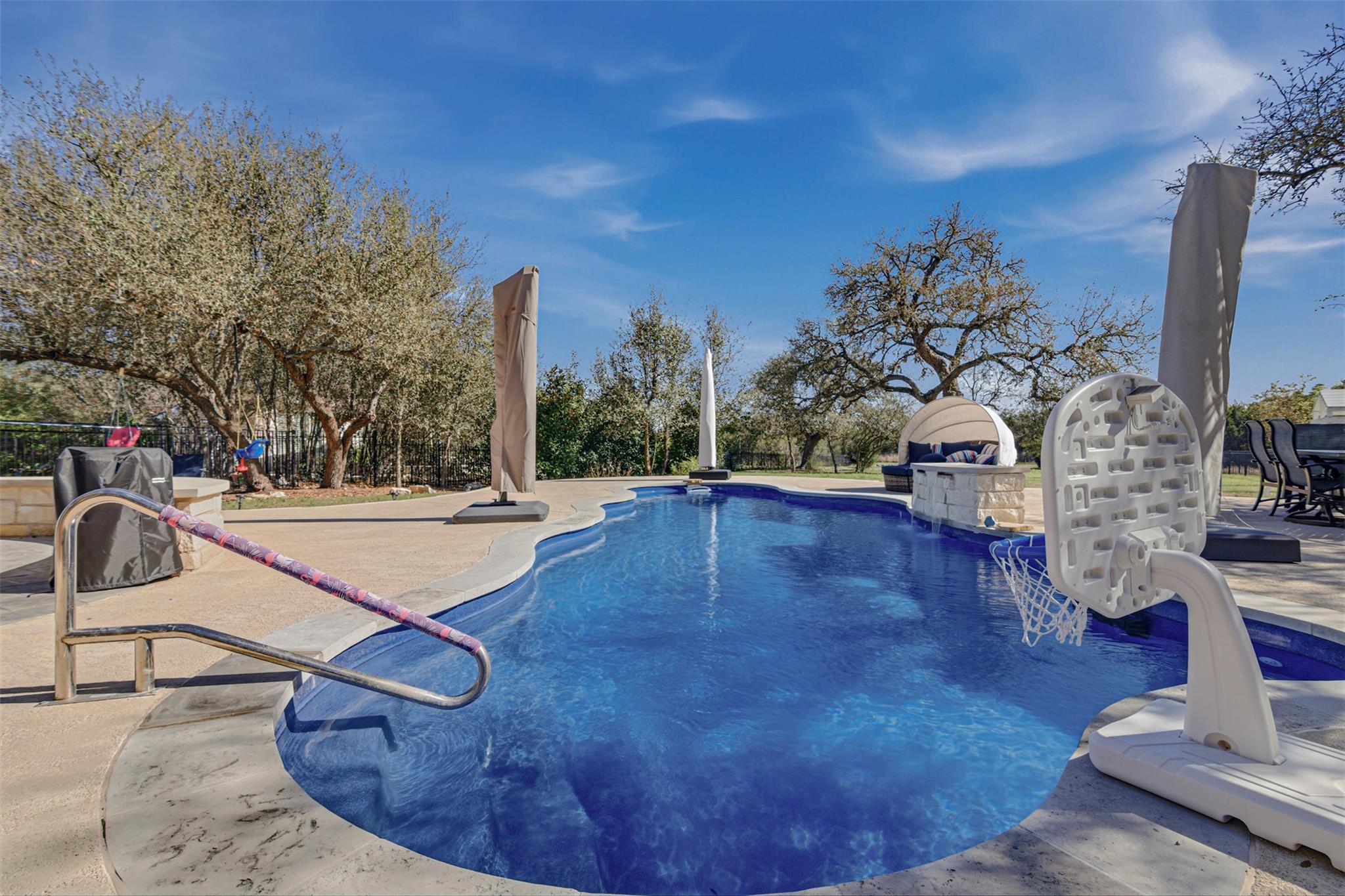 654 Linden Loop, Driftwood, TX 78619