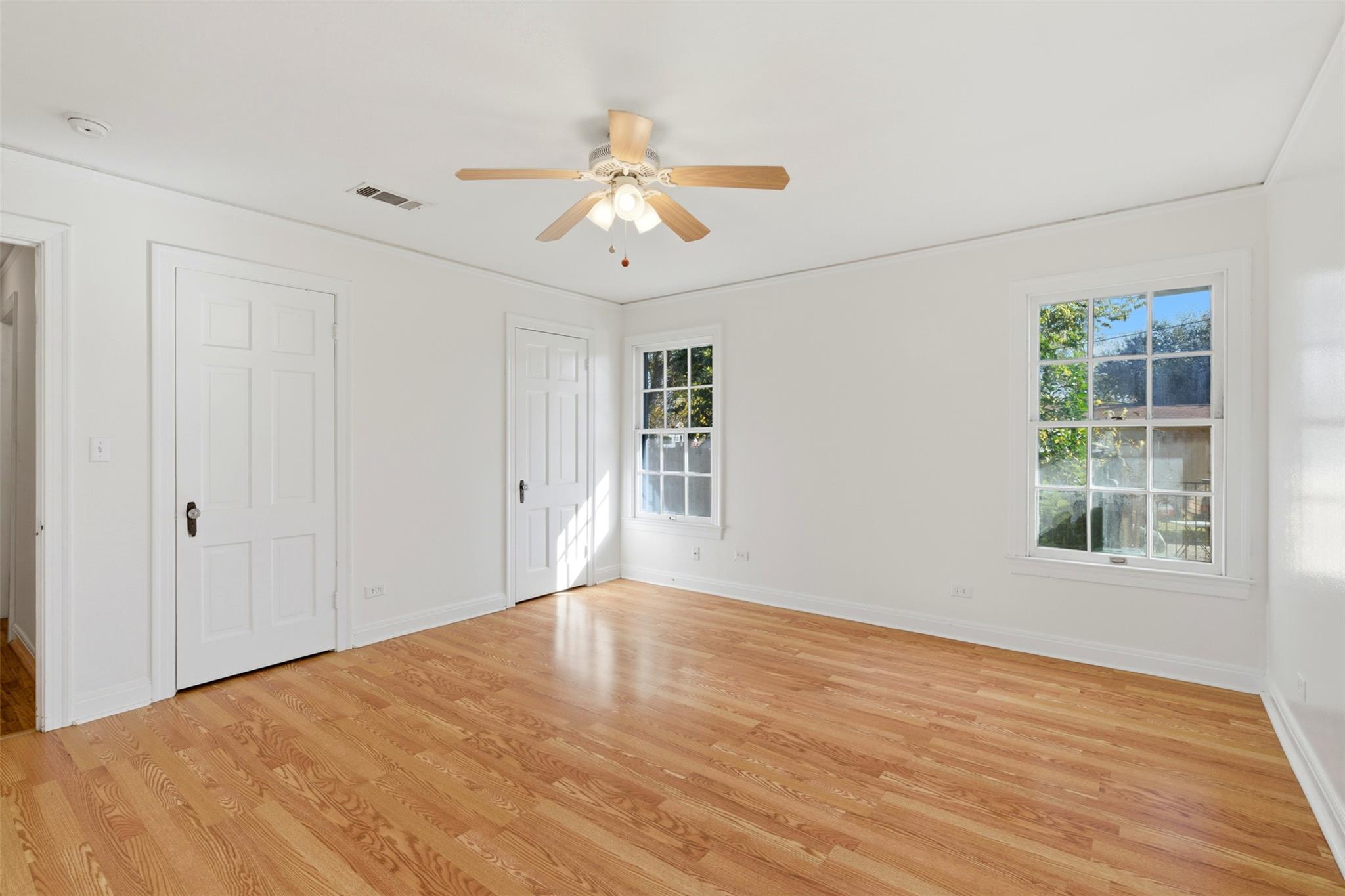 1506 Grace St, Taylor, TX 76574