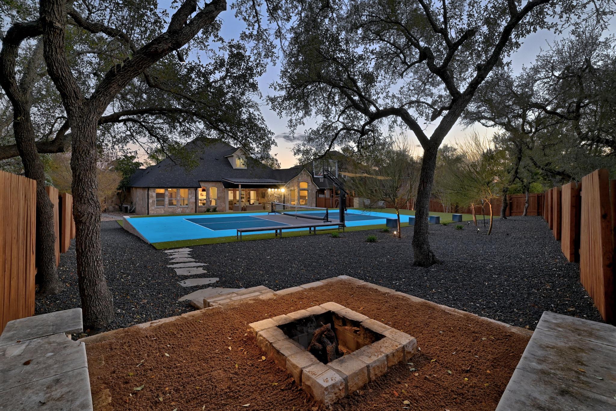 131 Eaton Ln, Austin, TX 78737