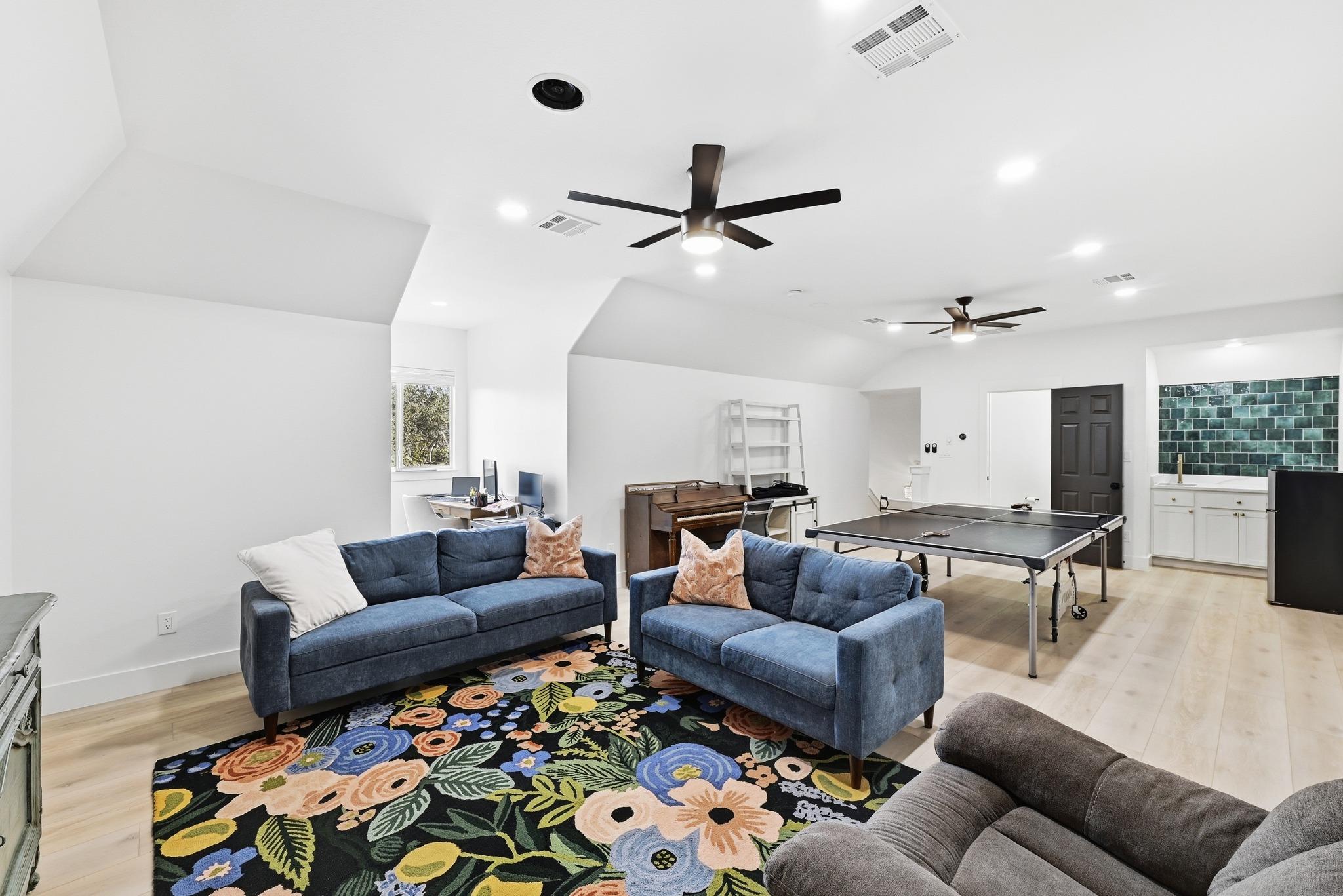 131 Eaton Ln, Austin, TX 78737