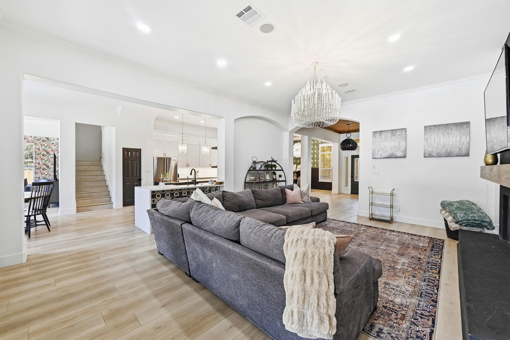 131 Eaton Ln, Austin, TX 78737