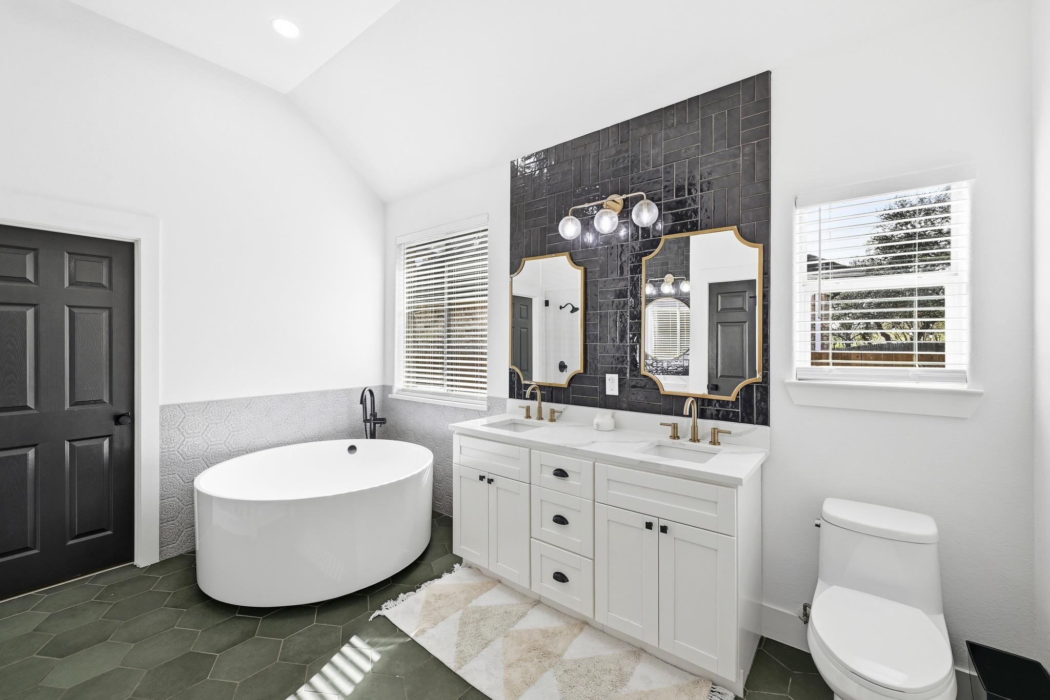 131 Eaton Ln, Austin, TX 78737