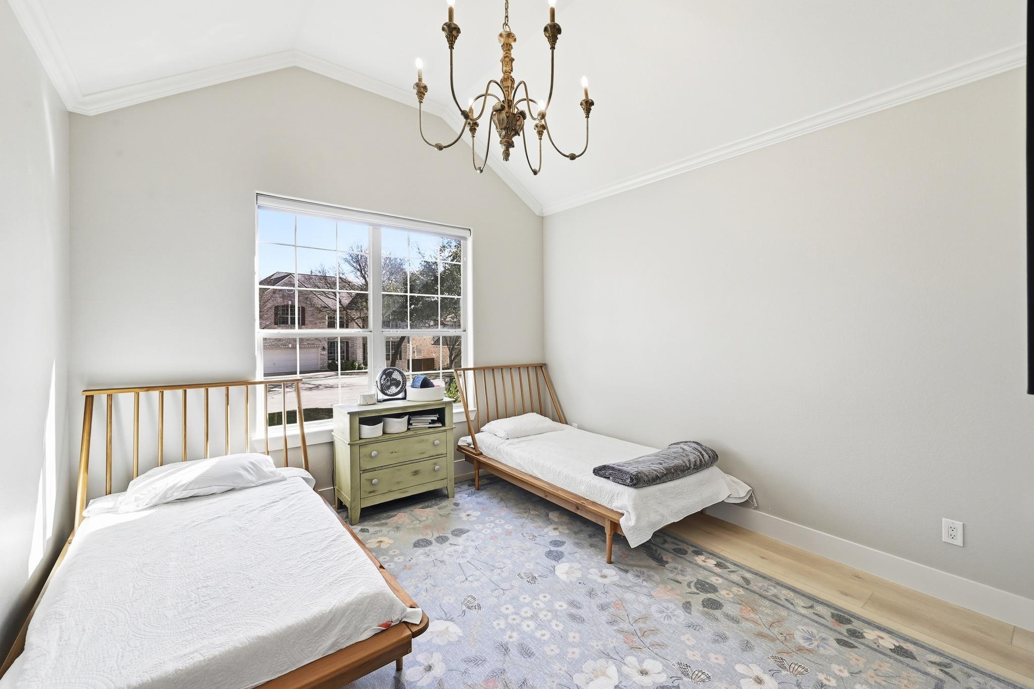 131 Eaton Ln, Austin, TX 78737