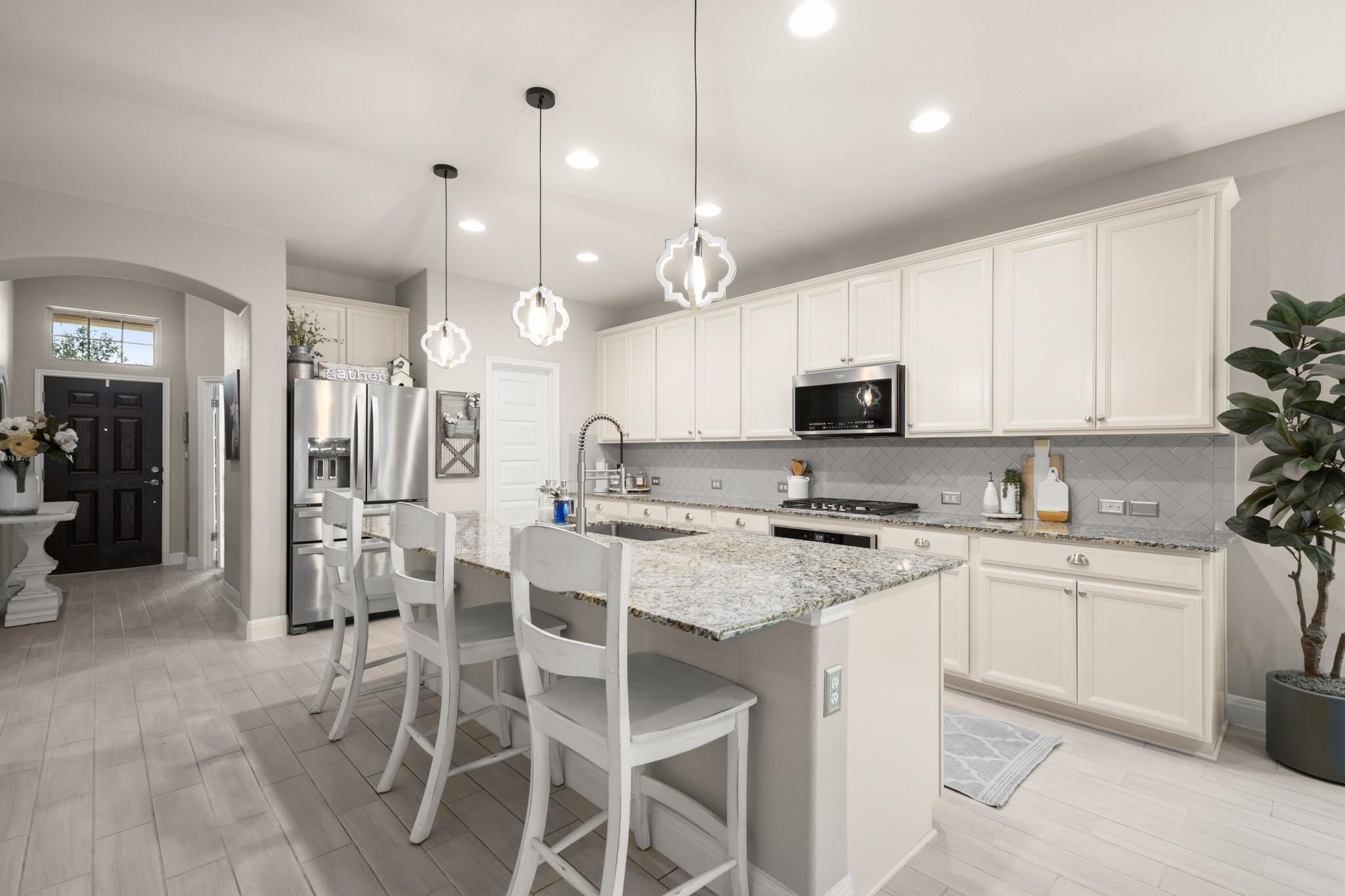 123 Duroc Dr, Hutto, TX 78634