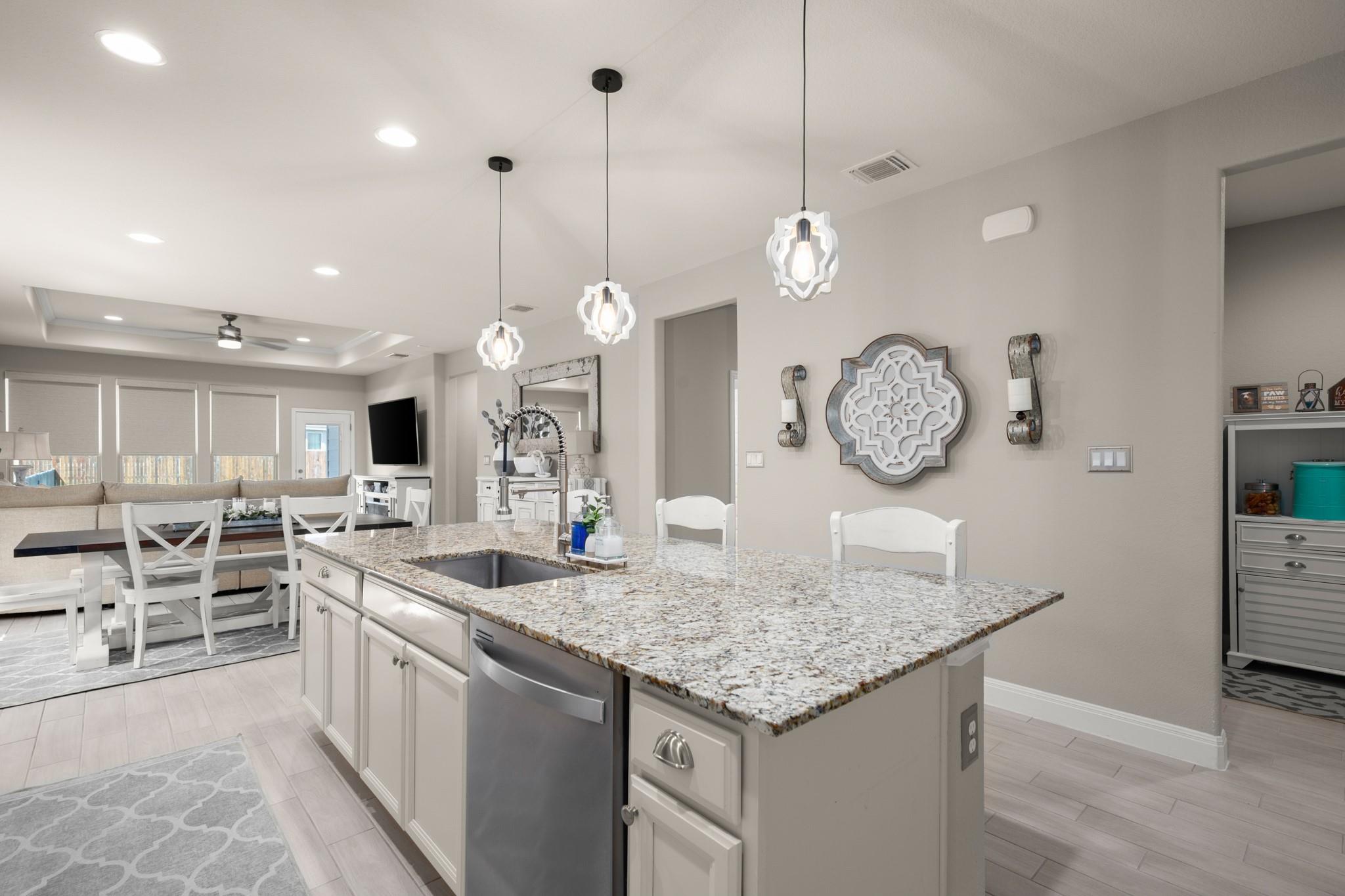 123 Duroc Dr, Hutto, TX 78634