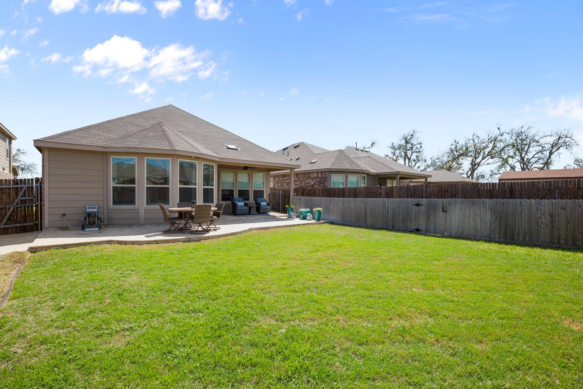123 Duroc Dr, Hutto, TX 78634