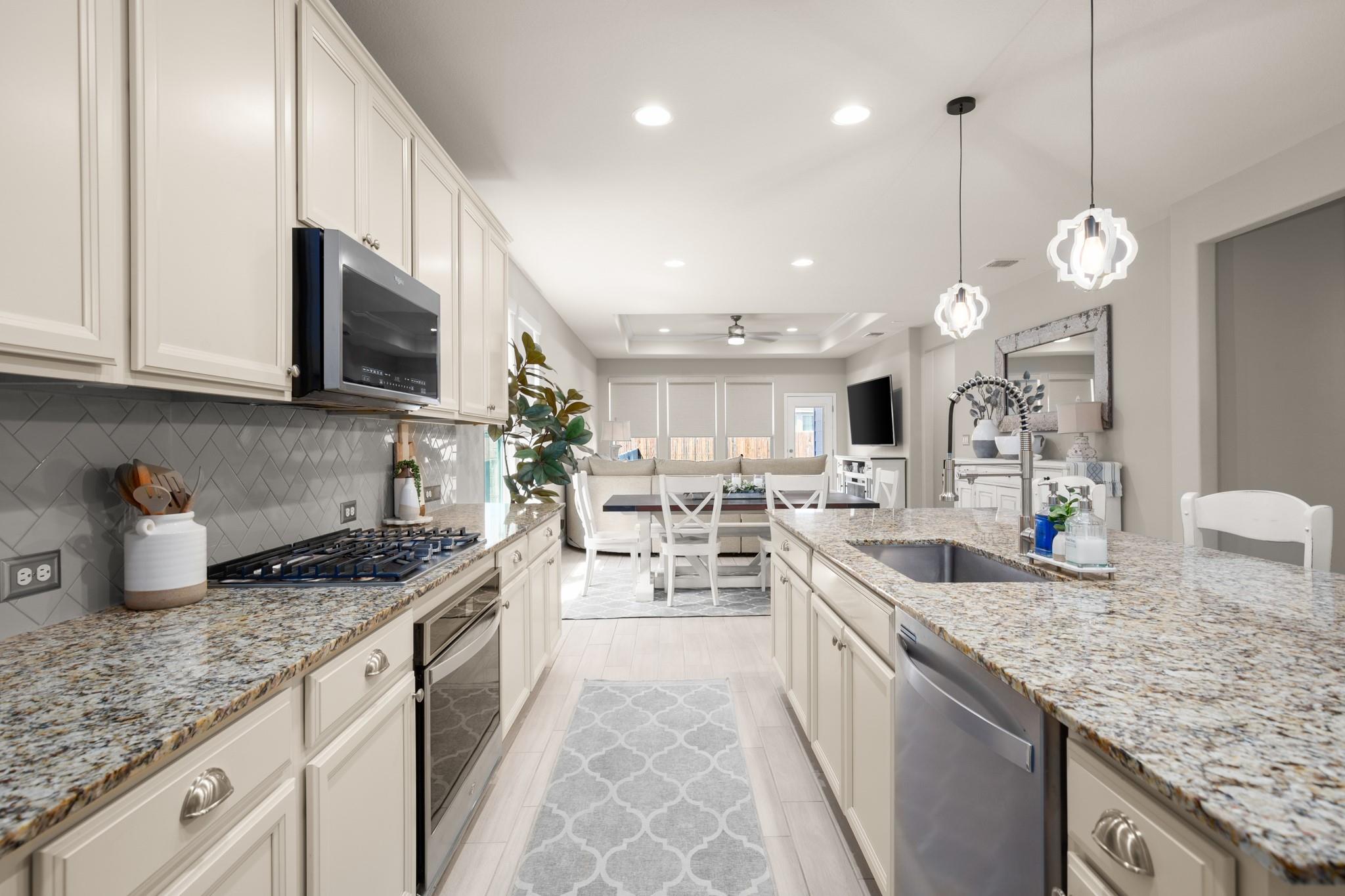 123 Duroc Dr, Hutto, TX 78634