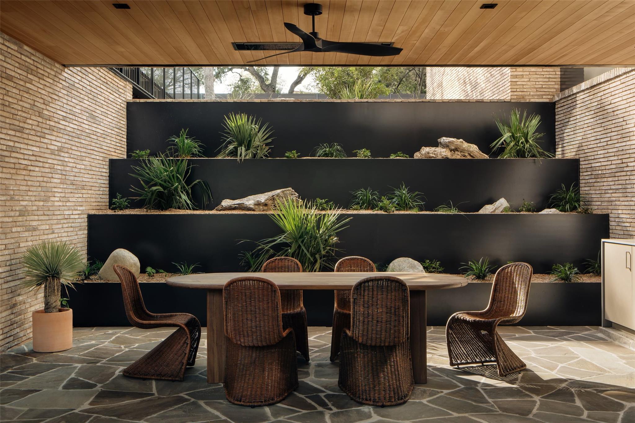 7001 Oak Shores Dr, Austin, TX 78730