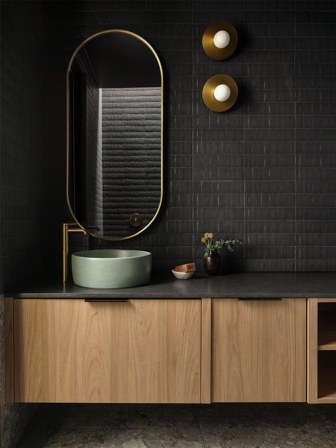 7001 Oak Shores Dr, Austin, TX 78730